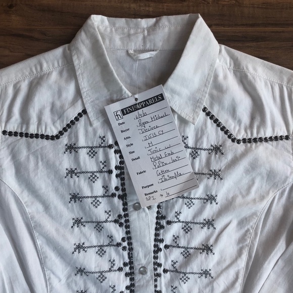 Medium Women’s Ryan Michael Button Up Tunic - Picture 4 of 6